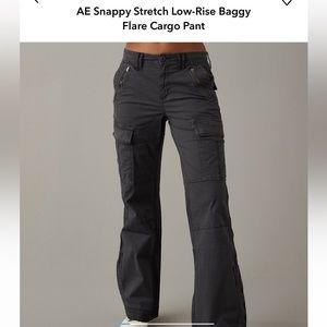 American Eagle Snappy Stretch Low-Rise Baggy Flare Cargo Pants